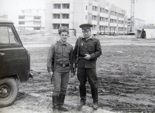 Слева Анатолий Щербина. Г. Кабул.1983 год.